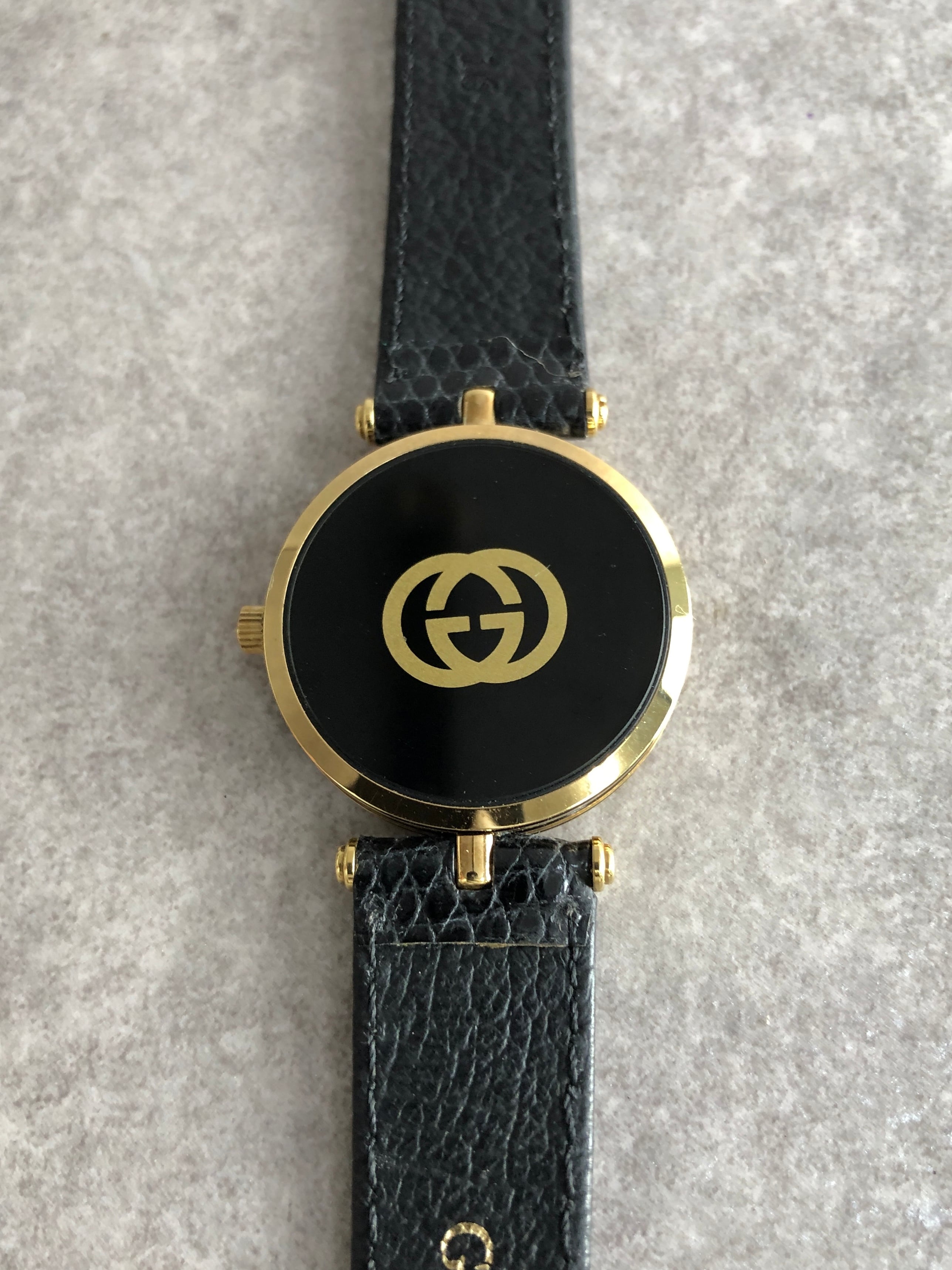 GUCCI グッチ 腕時計 ゴールド×ブラック ローマ文字 レザー vintage