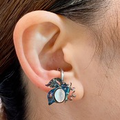 【１点もの】ムーンストーンキャッツアイ ”アサガオ" イヤーカフ