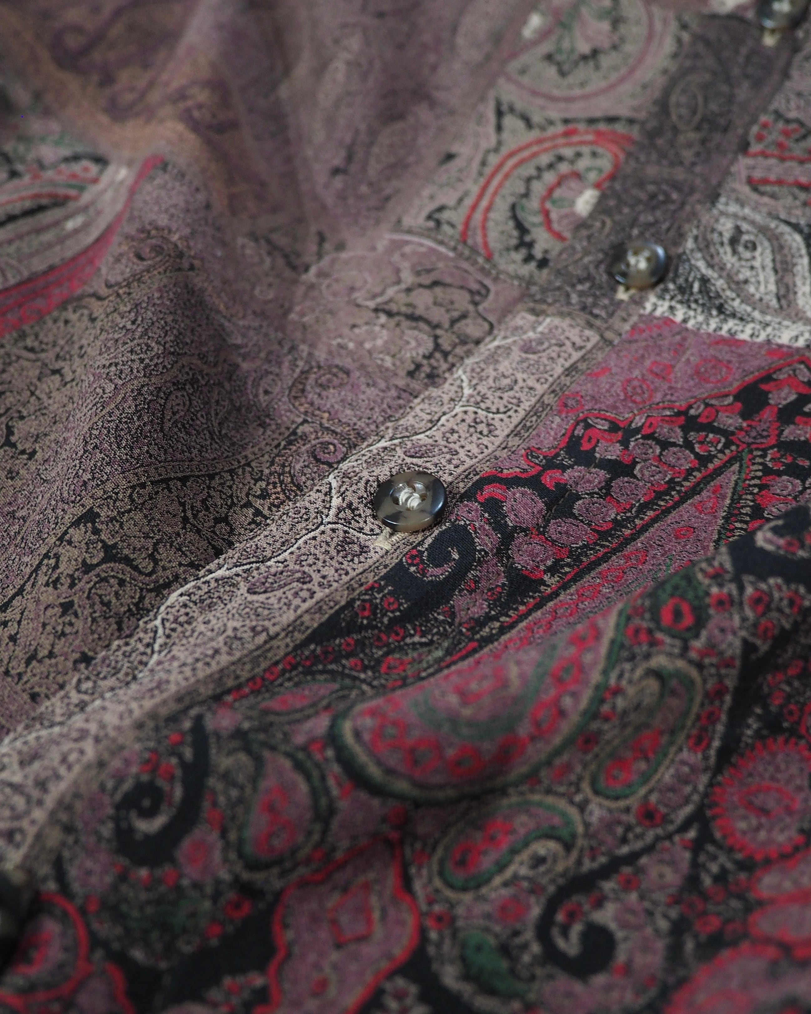 1990s Beautiful Classic Paisley pattern vintage loose SS shirt