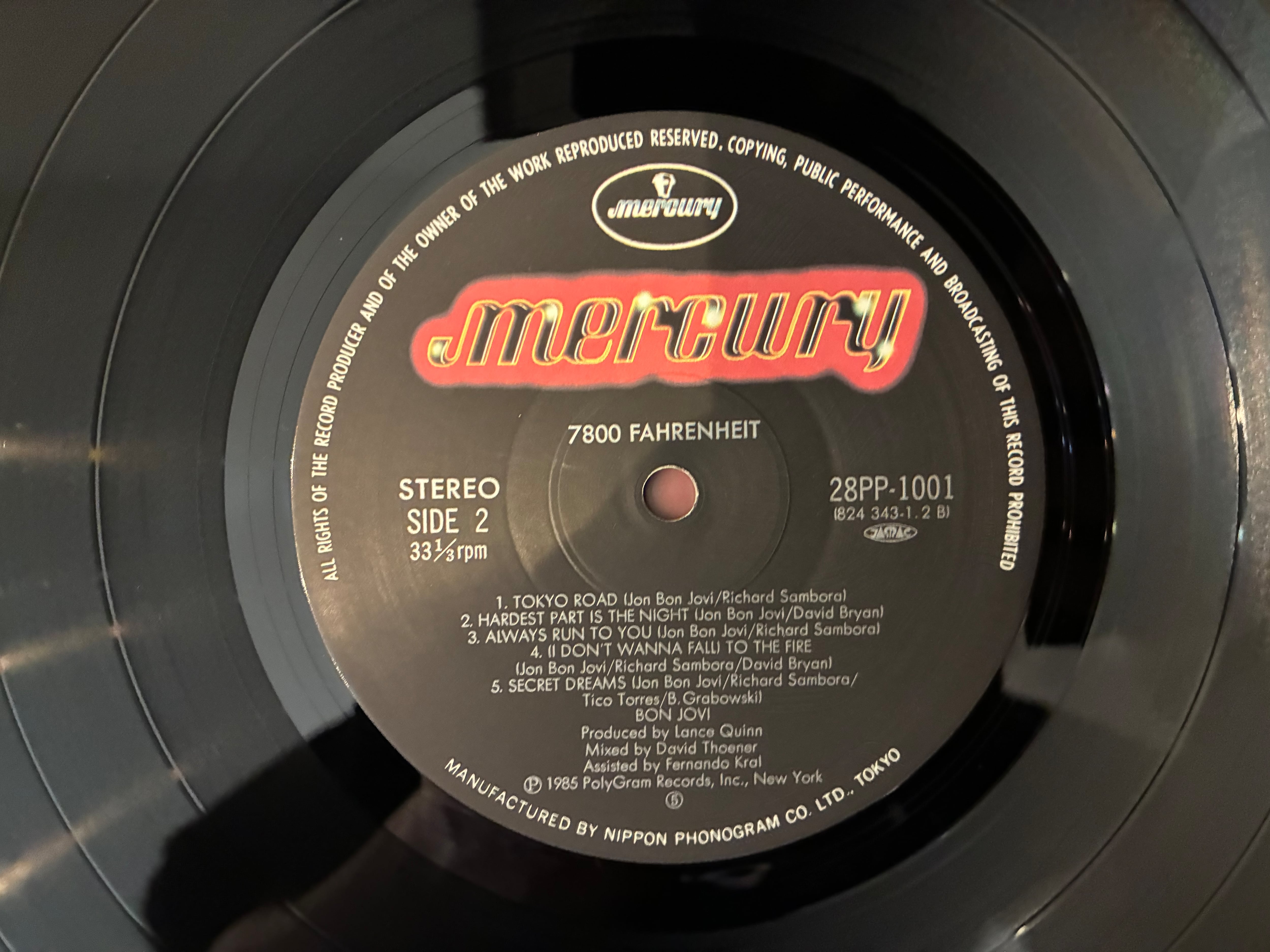 BON JOVI / 7800° FAHRENHEIT | sixteen records (シックスティーン