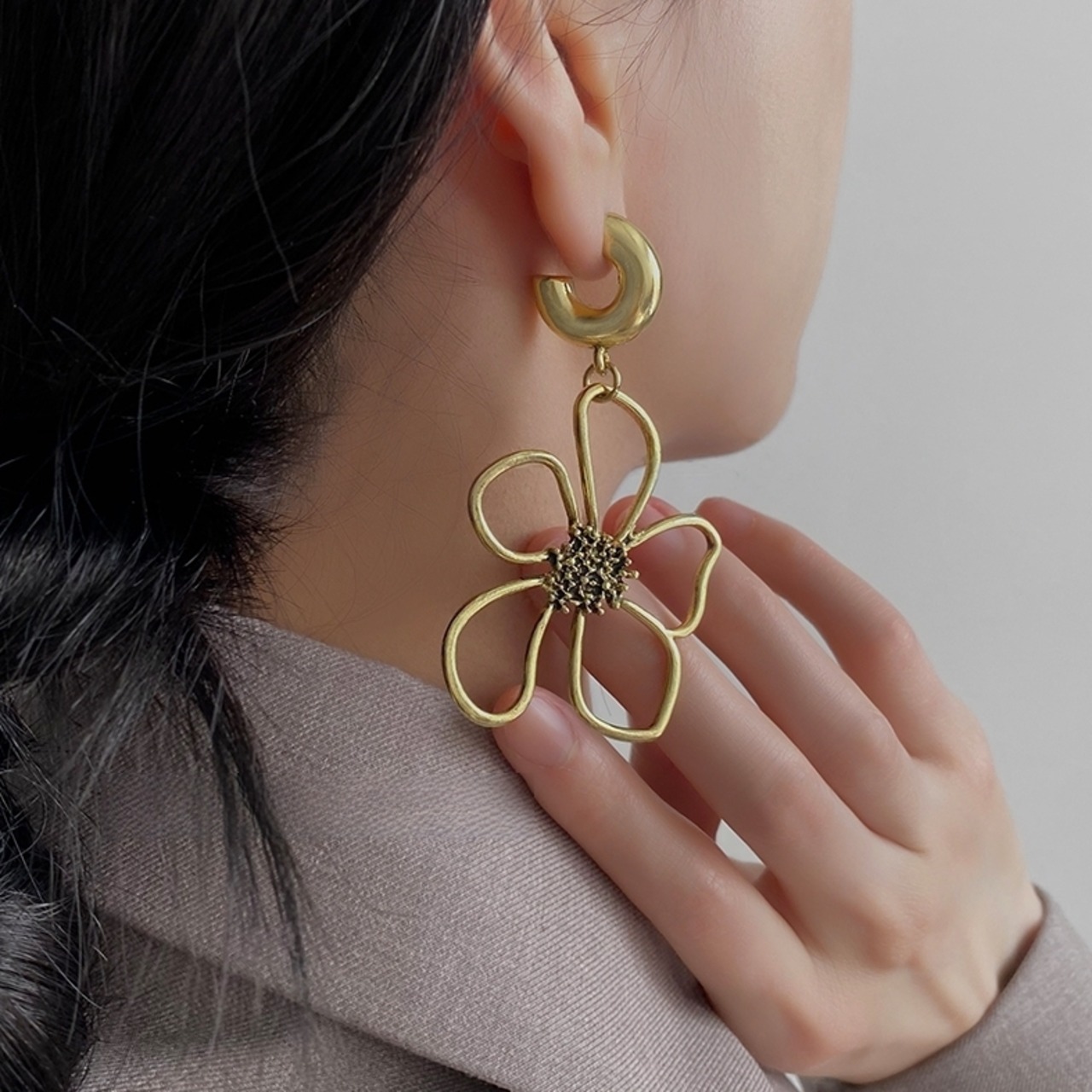 フラワー ゴールド ドロップピアス  90031