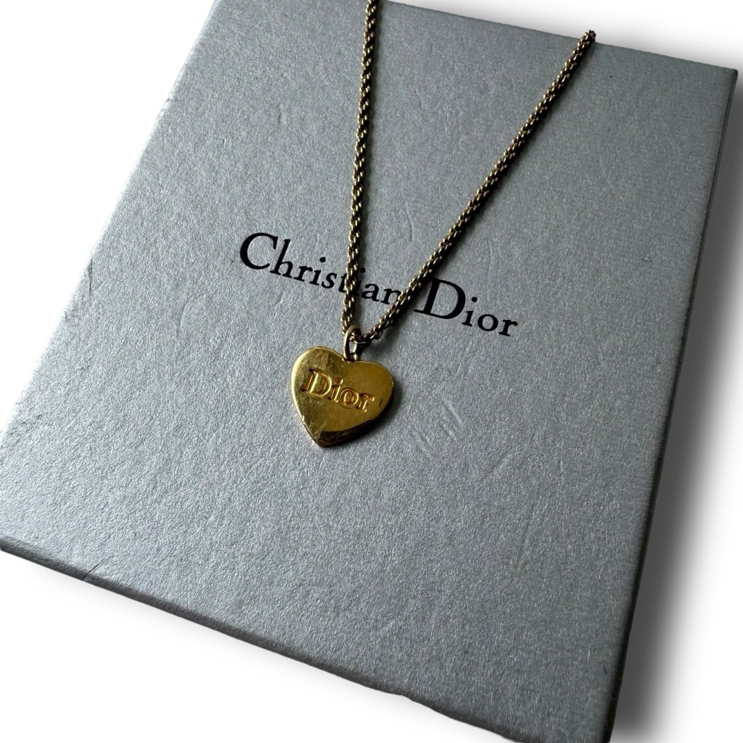 ♾ChristianDior♾ heart motif logo design necklace ♾ChristianDior♾ heart motif logo design necklace