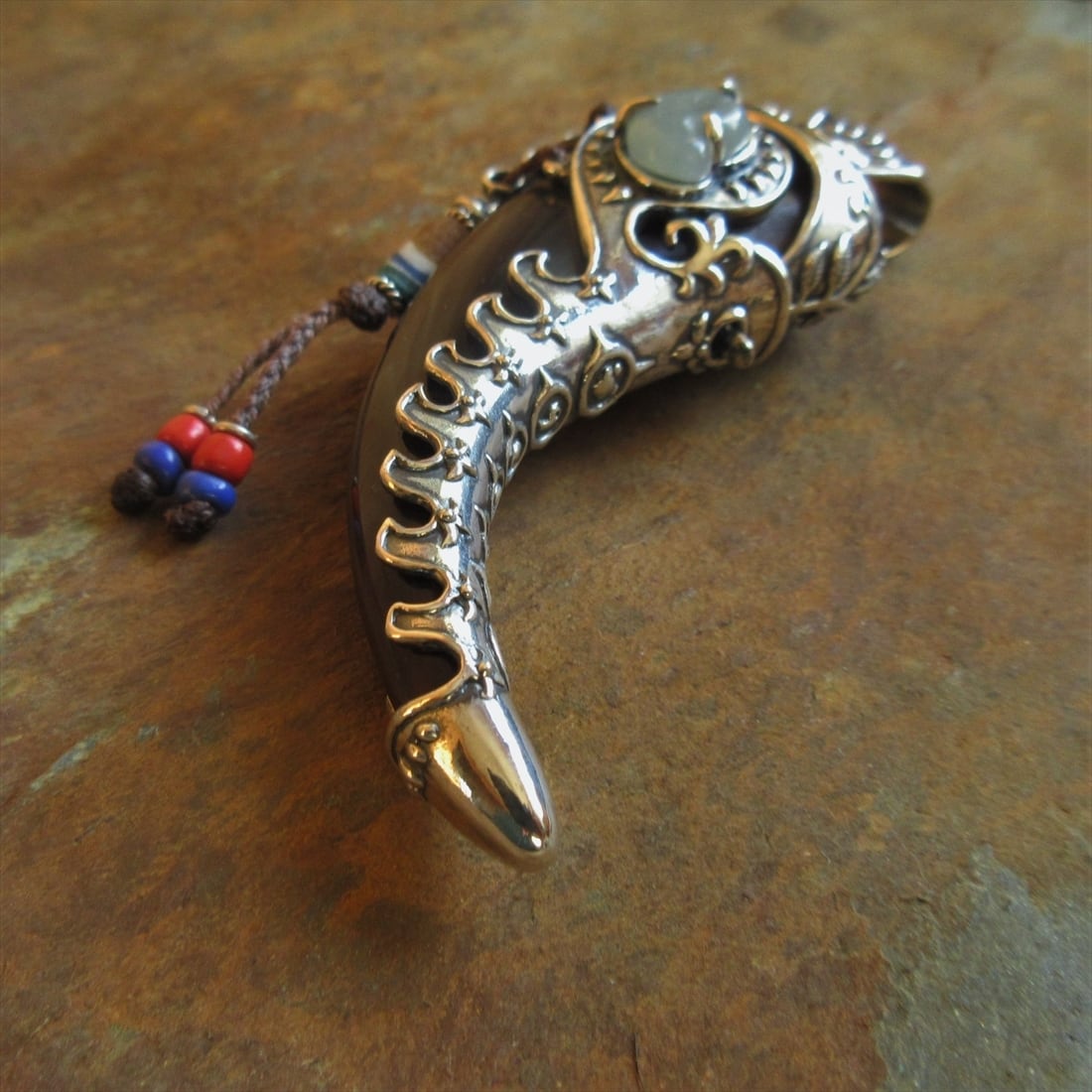 キムンカムイのお守り（爪）【過去作品】 | Amule-arcana