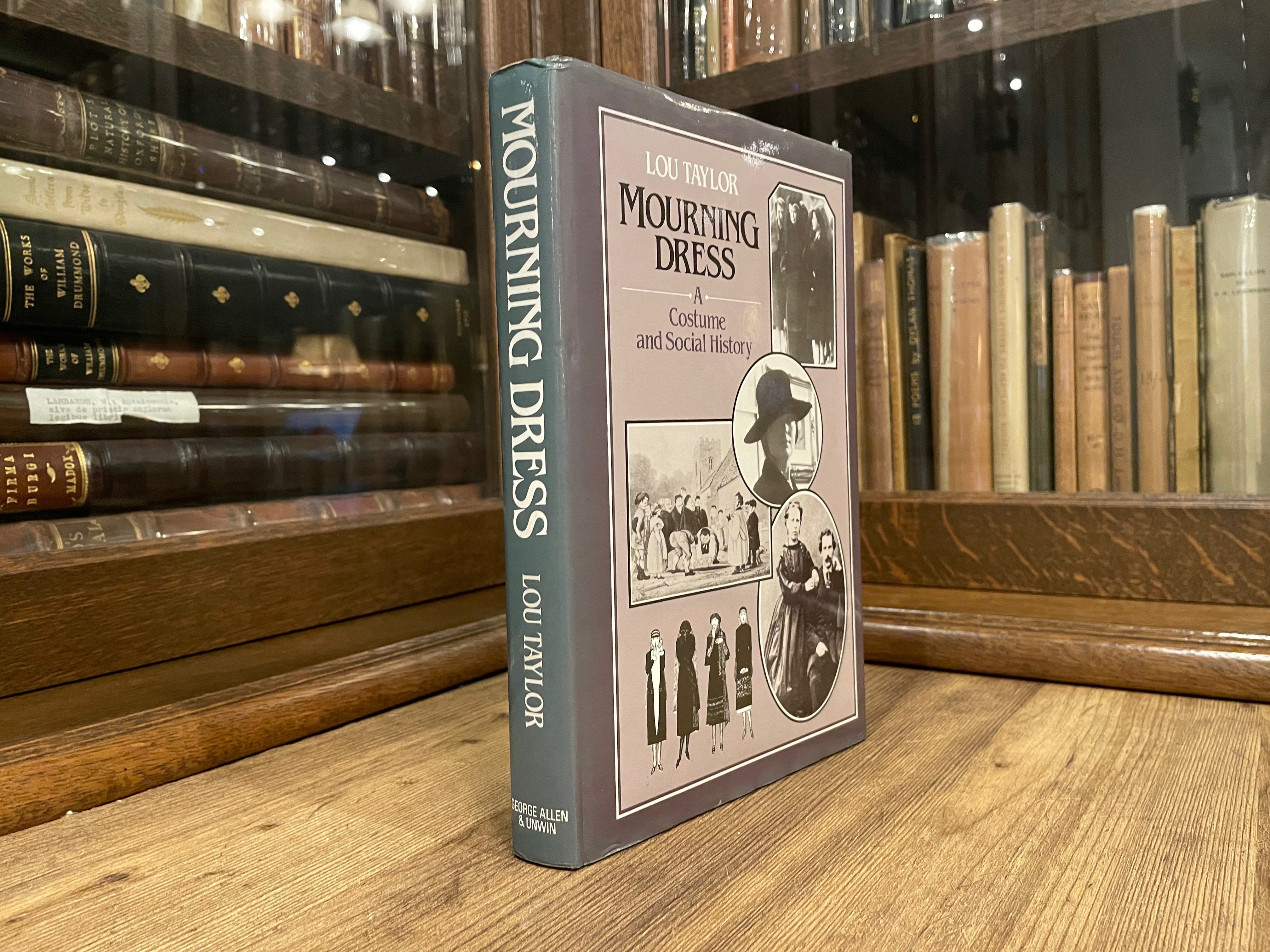 【SJ012】Mourning Dress / second-hand book