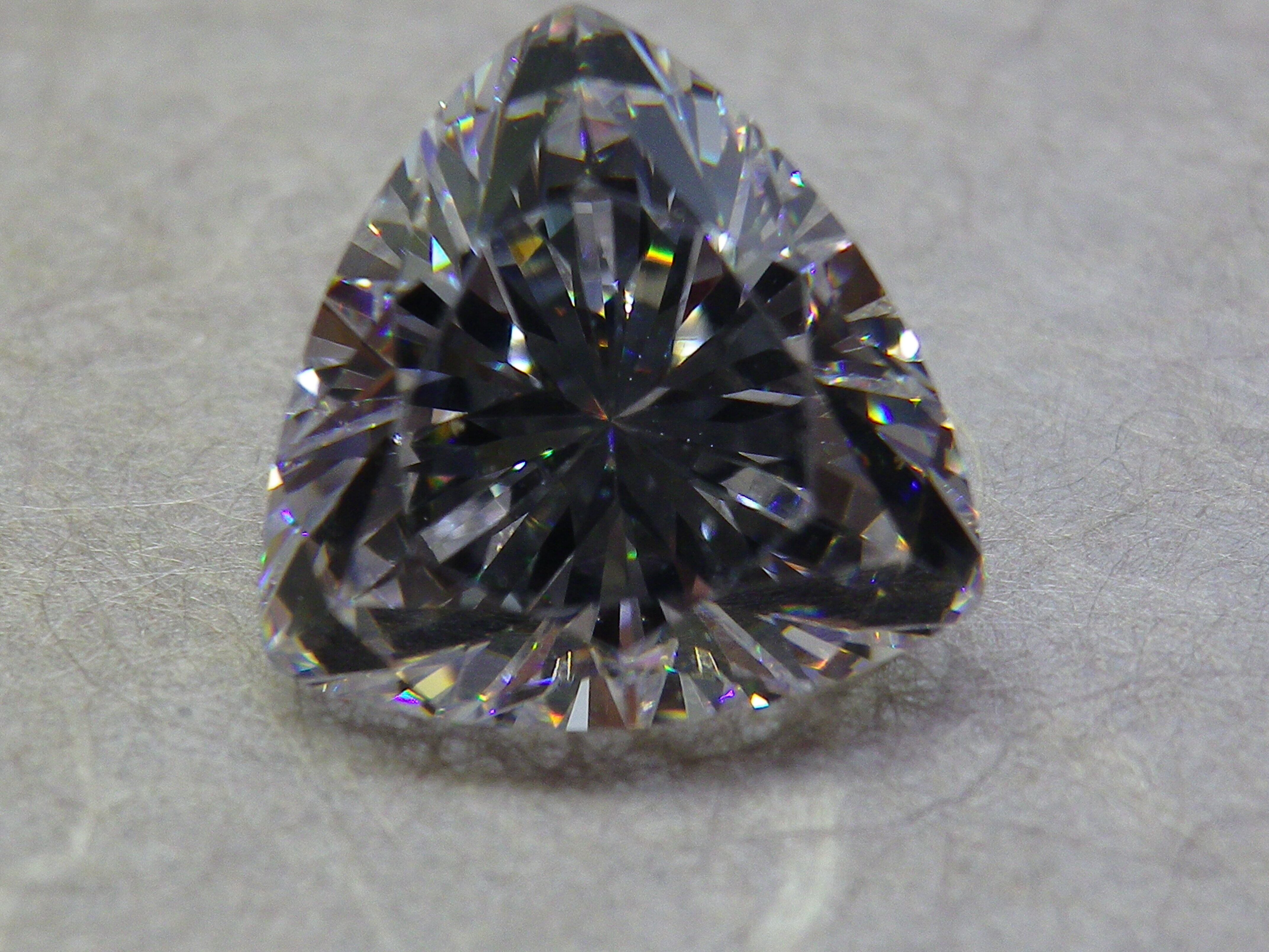 シンセティックストーン モアッサナイト ホワイト 6 . 5 0 ct シンセティックストーン モアッサナイト ホワイト 6 . 5 0 ct