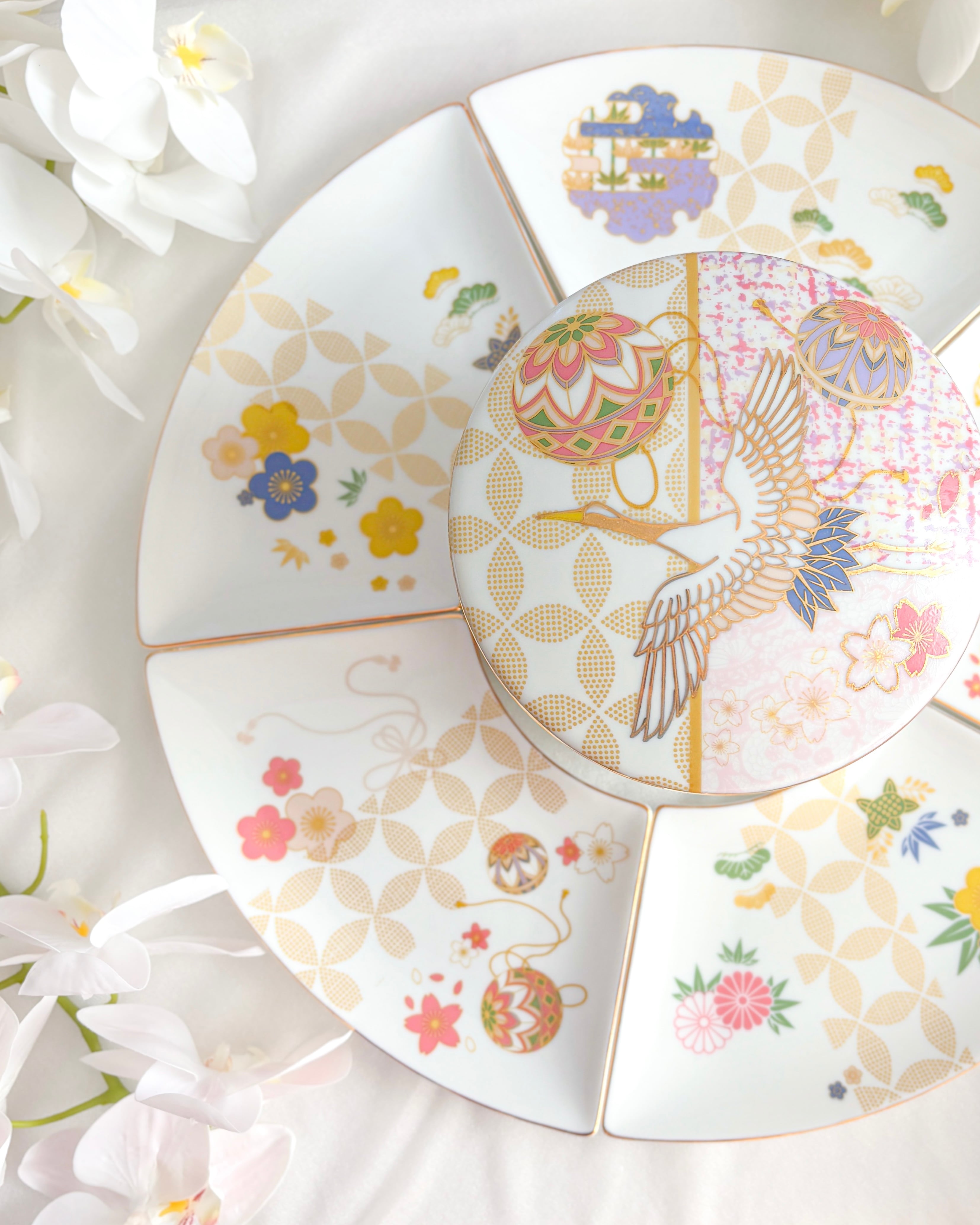 MK-1485 小紋 セミアンティーク 扇子 牡丹の花 鶴 乳白色 金彩 銀糸 MK-1485 小紋 セミアンティーク 扇子 牡丹の花 鶴 乳白色 金彩 銀糸