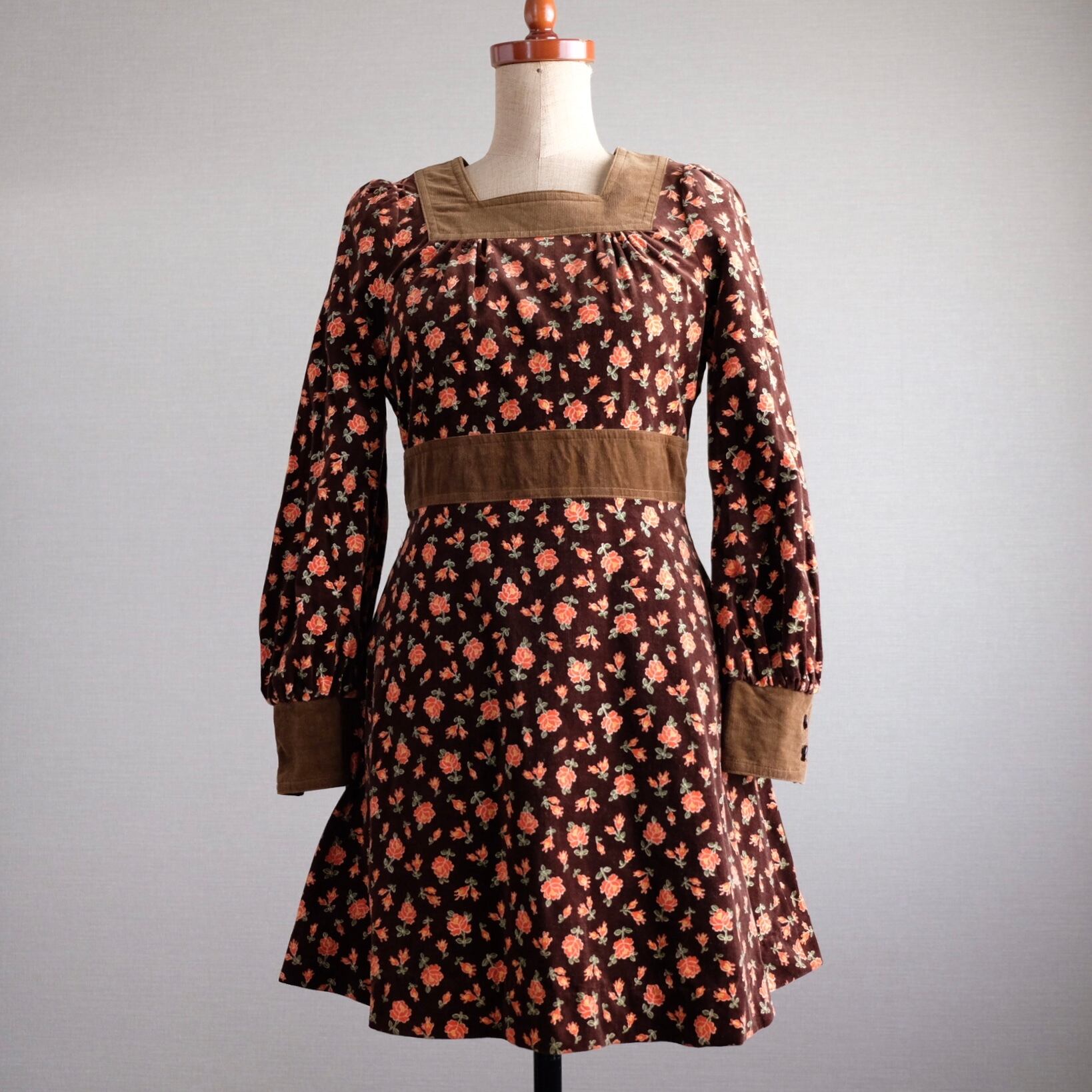 70sベロアミニワンピース Sique シック おしゃれ古着とかわいいもの