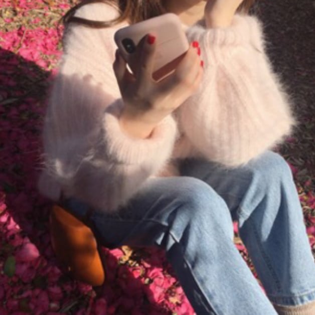 毛足の長いふわふわシャギーヤーンが愛らしいニット サイズ