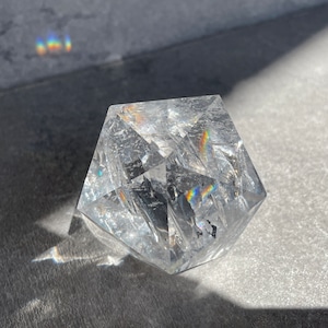 透明感と虹◎ミナスジェライス産クリアクォーツ 正二十面体11◇ Clear Quartz ◇ 天然石・鉱物・パワーストーン