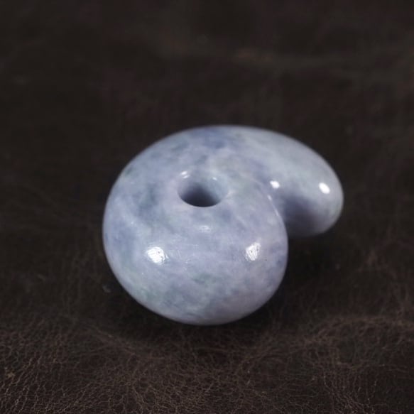 糸魚川翡翠 ラベンダー ヒスイ ゆる勾玉 11.4g Itoigawa Lavender