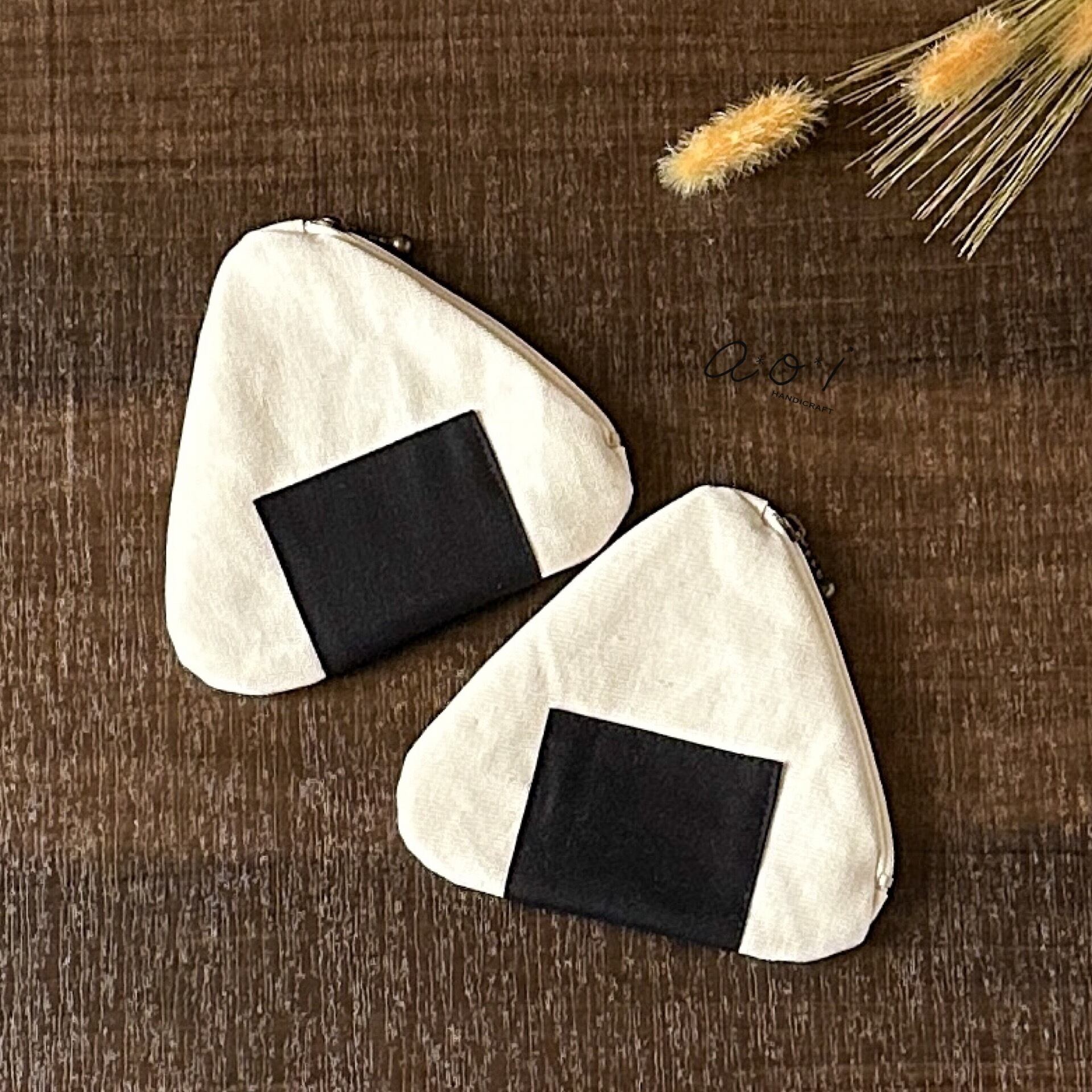 受注生産】11号帆布のおにぎりポーチ・すじこ | handmadeZAKKA A＊O＊I