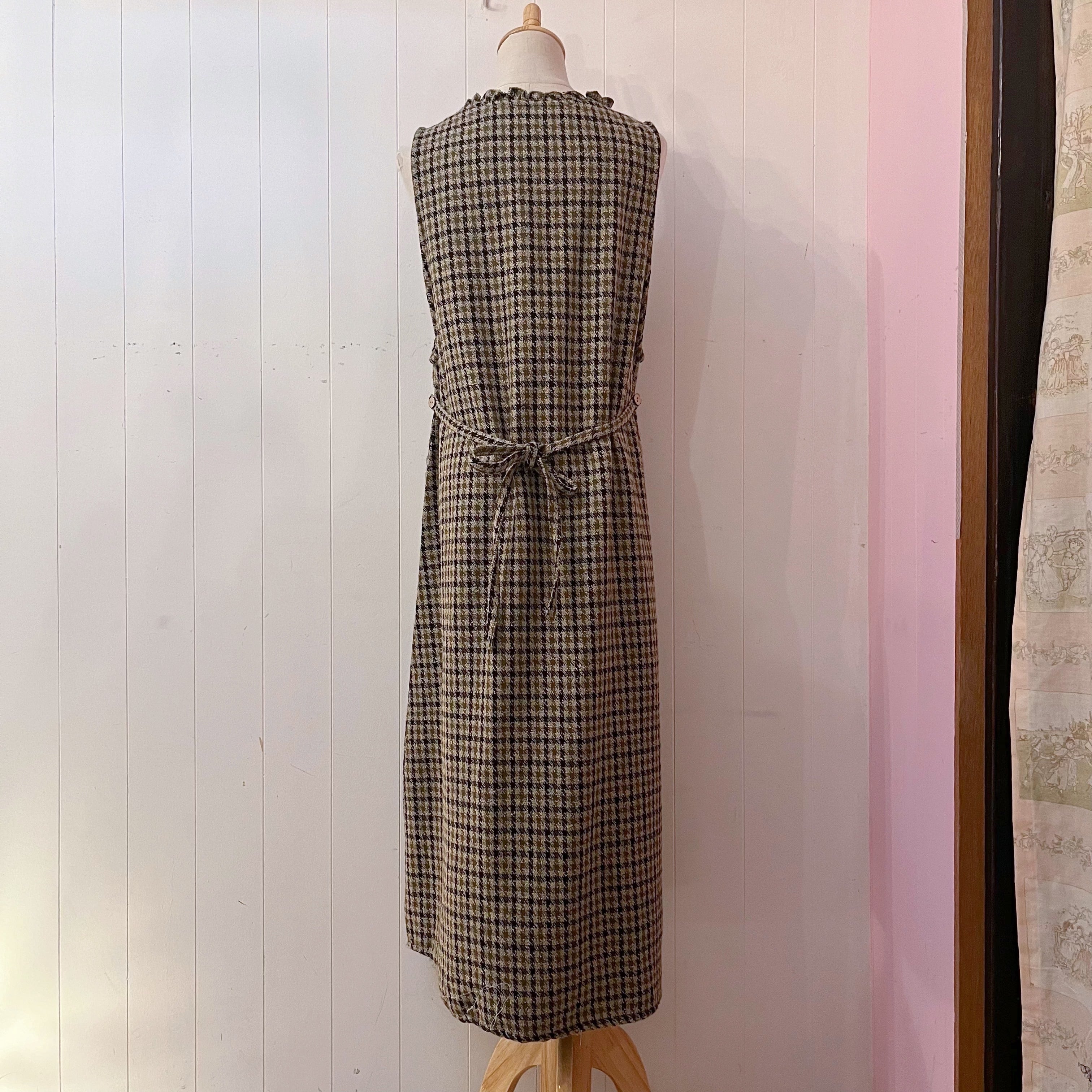 brown check flower applique jumper skirt