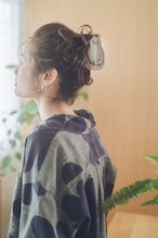 グレーの猫のヘアクリップ