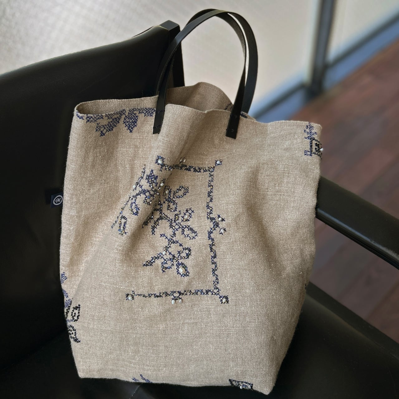 ビーズと淡水パールを刺繍した麻トートバッグ | アトリエミナ 洋裁小物shop