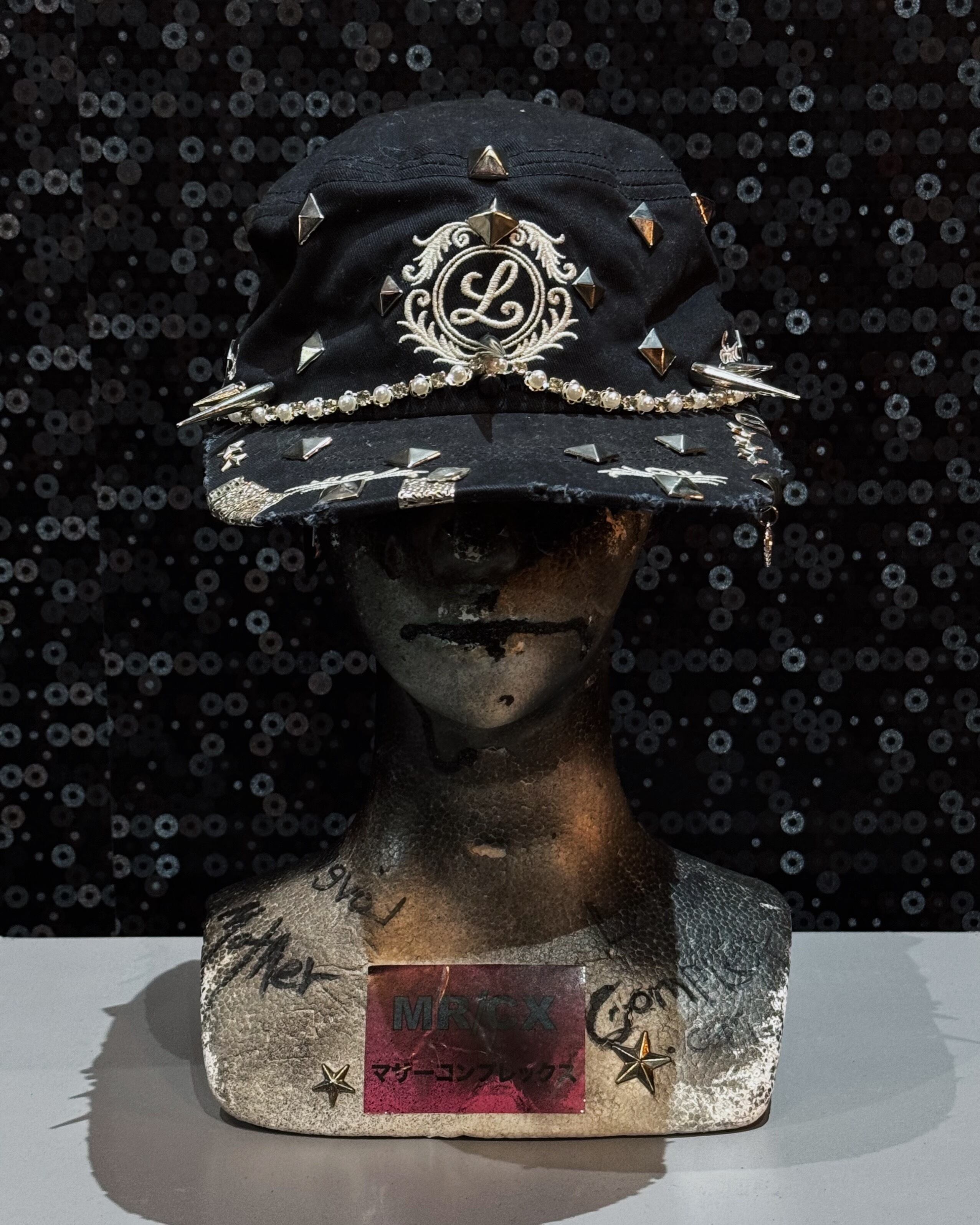 【ÆIEM】MOTHER COMPLEX Pearl Chain Studs Crest Distressed Military Cap