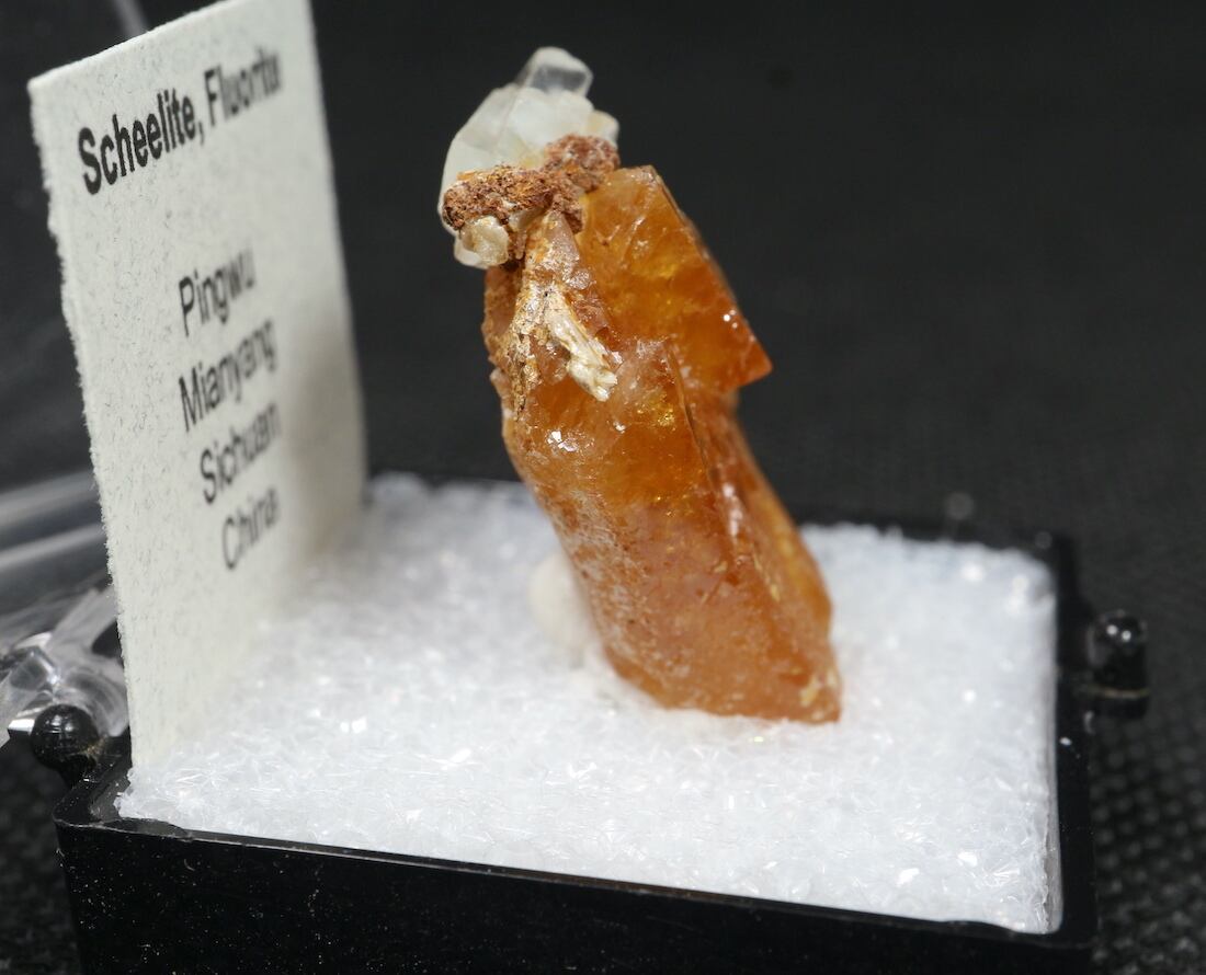 灰重石シェーライト鉱物標本シーライトタングステン珍品水石水晶翡翠