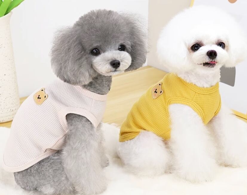 ドッグ 犬 小型犬 ドッグウェア 室内着 ベスト 細身 ストレート ベーシック クマ 薄手 アップリケ かわいい きれいめ シンプル カジュアル おしゃれ レトロ ラフ ボーイッシュ スポーティー 個性的 キュート 都会的 ラグジュアリー クラシカル カレッジ風 ベーシック アメリカン シンプル シック 無地 夏 サマーシーズン 男の子 女の子 成犬 デート お出かけ アウトドア イベント 旅行 公園 休日 ガーデン ウォーキング 室内 おうち 楽ちん S M L XL 2XL