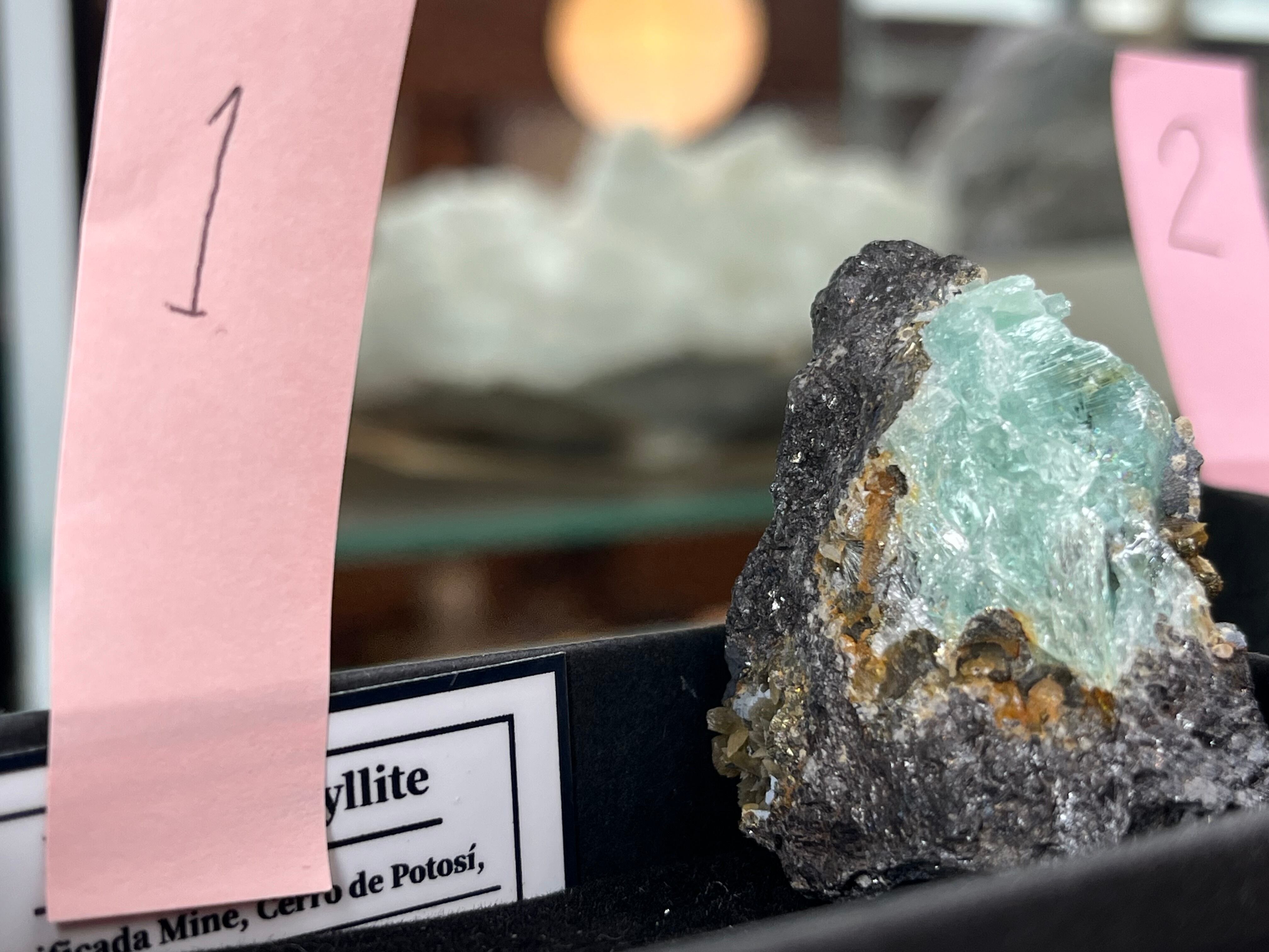 フローライトとヘマタイトの鉱物コレクション イングランド Florence Mine産 フローライト＆ヘマタイトの原石 No.4