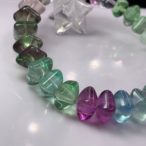 f81 グラデーションスクエアフローライトブレスレット