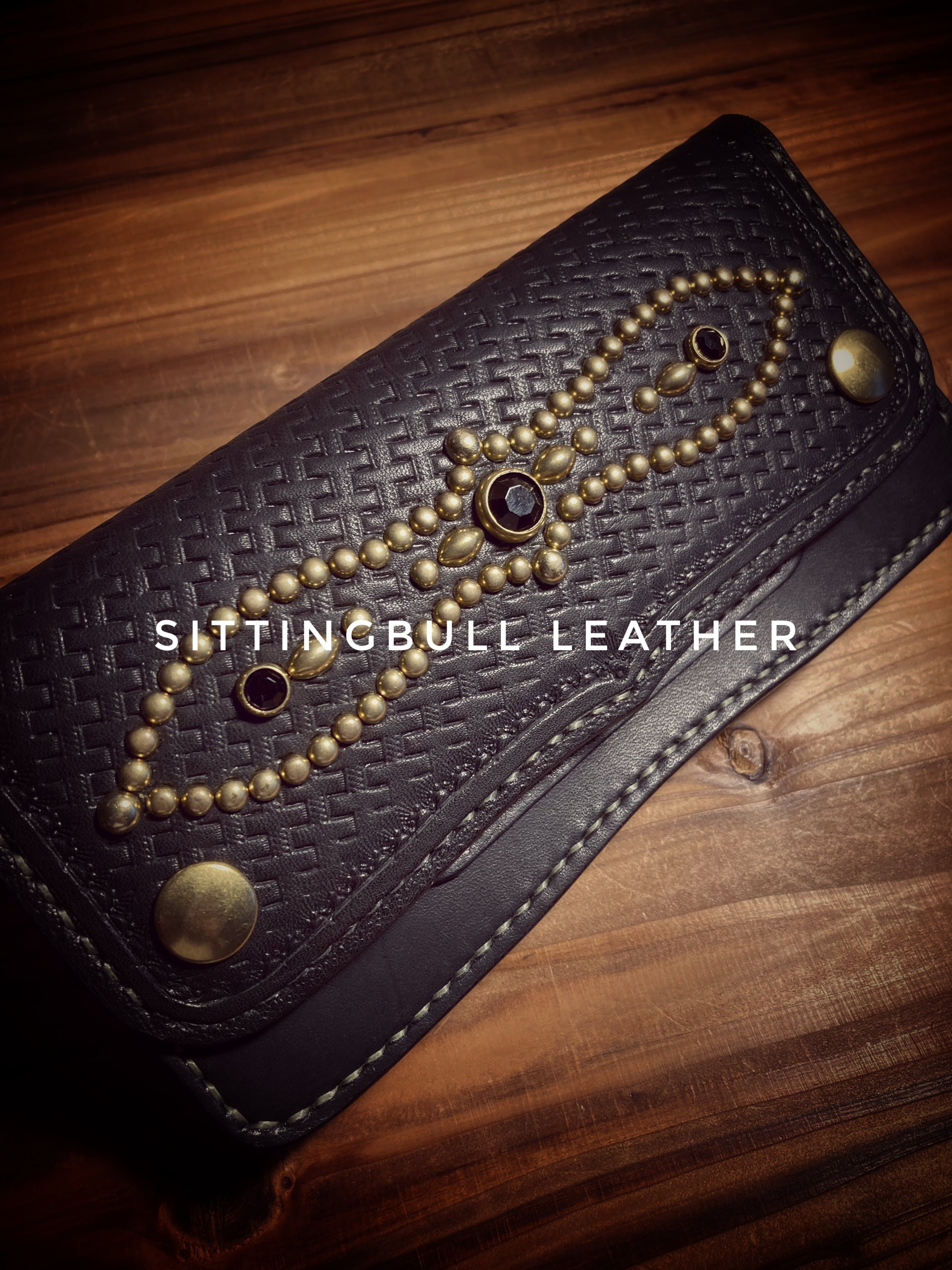スタッズ•トラッカーズウォレット | SittingBull Leather