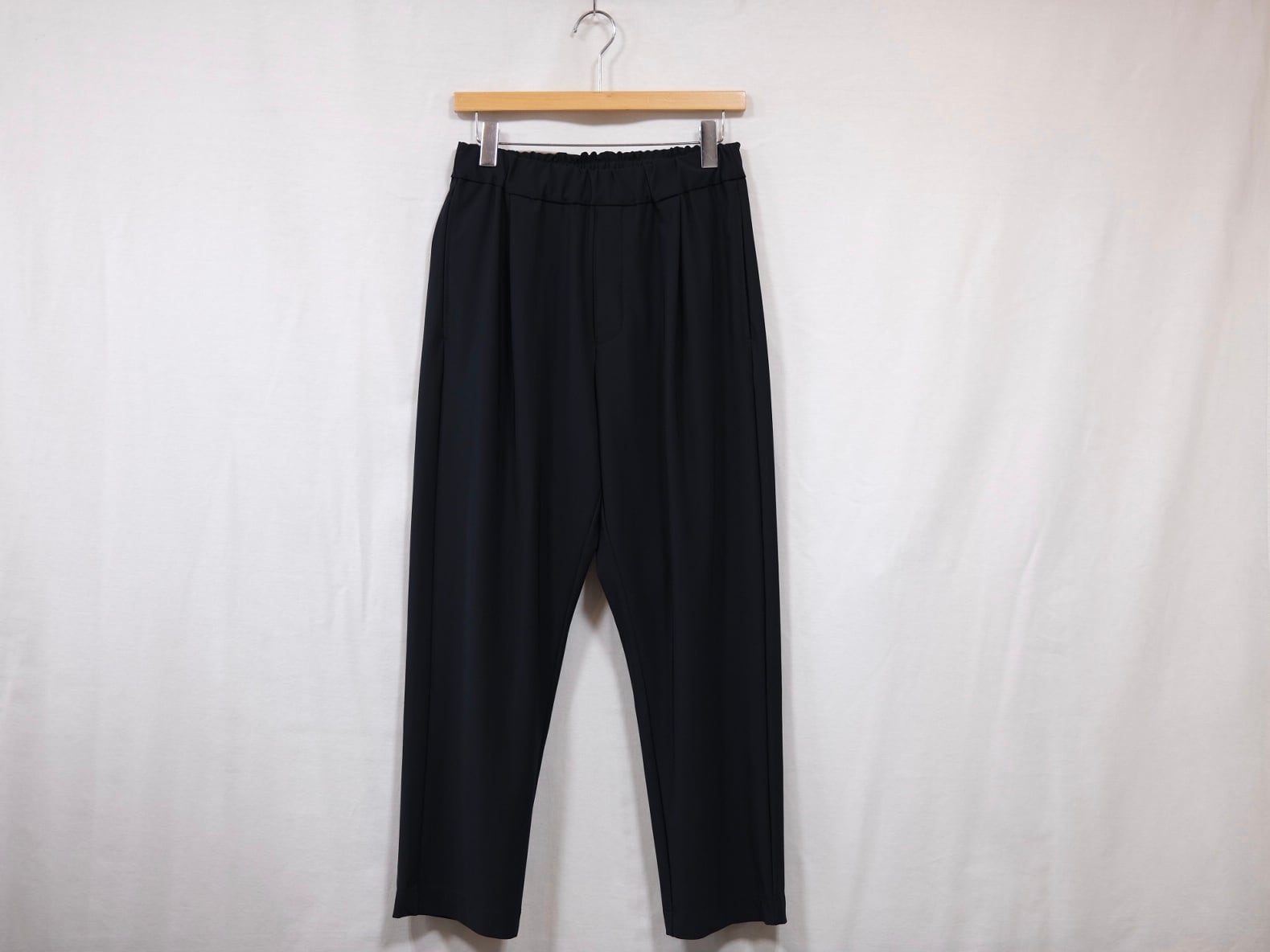 LAMOND　ネイビー スラックス ゴムウエスト LAMOND(ラモンド) ⁄ SHARI PANTS⁄ボトム⁄4⁄ポリエステル⁄ネイビー