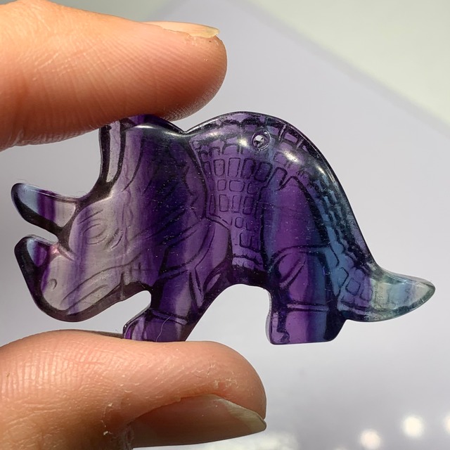 2.恐竜・トリケラトプス☆フローライトペンダントトップ