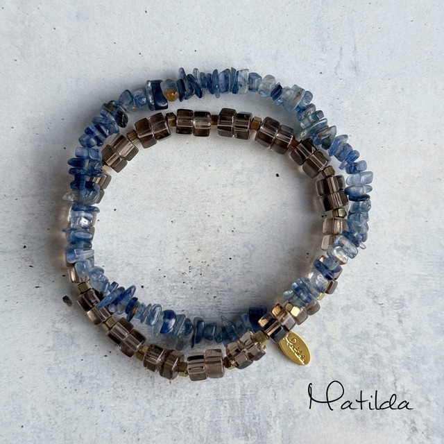 layered bracelet（カイヤナイト×スモーキークォーツ）