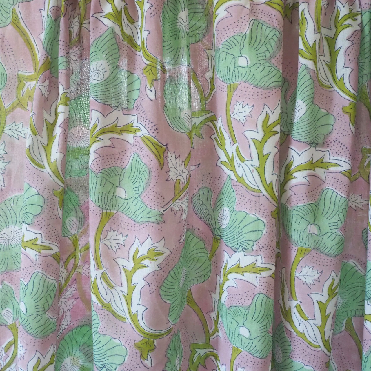 ブロックプリント生地【50cm単位】インド綿 花柄 くすみピンク×グリーン #51715-PK3