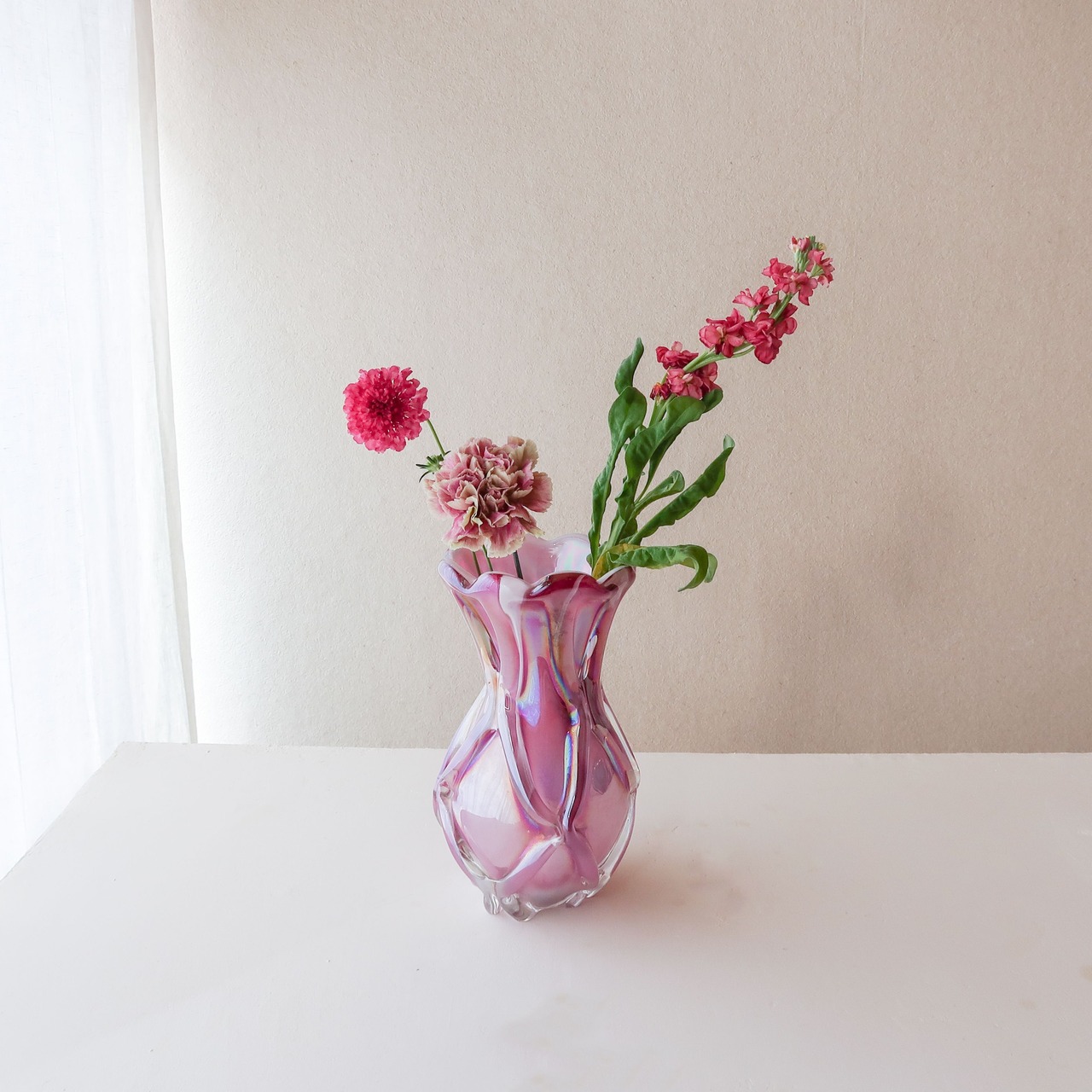 パープルピンクの花瓶