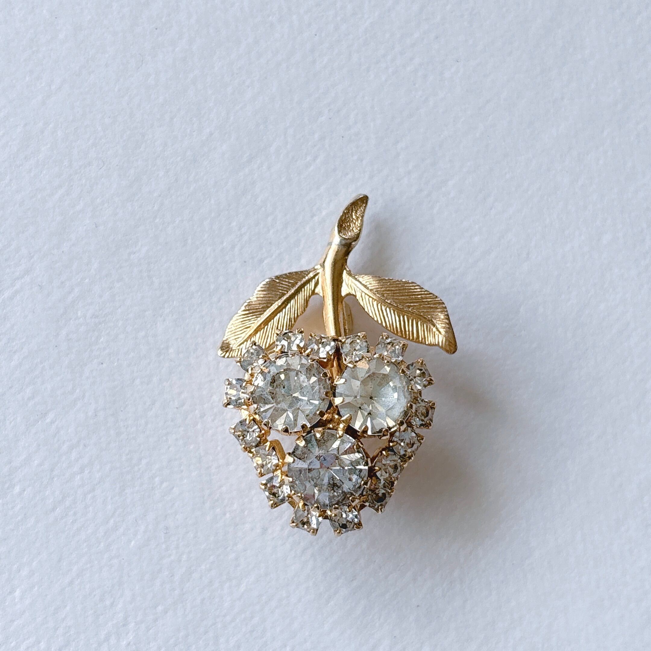 ヴィンテージ クリア ラインストーン ゴールド ブローチ Vintage 50s - 60s gold tone clear glass rhinestone fruits brooch