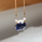 ポルトモネ・フランスのがま口みたいに愛らしい ラピスラズリと水晶 ペンダント・ネックレス マットゴールド バー