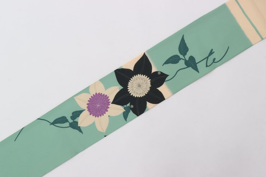 No.2892 正絹金彩草花文様訪問着 美品 夏名古屋帯「クレマチス」花緑青