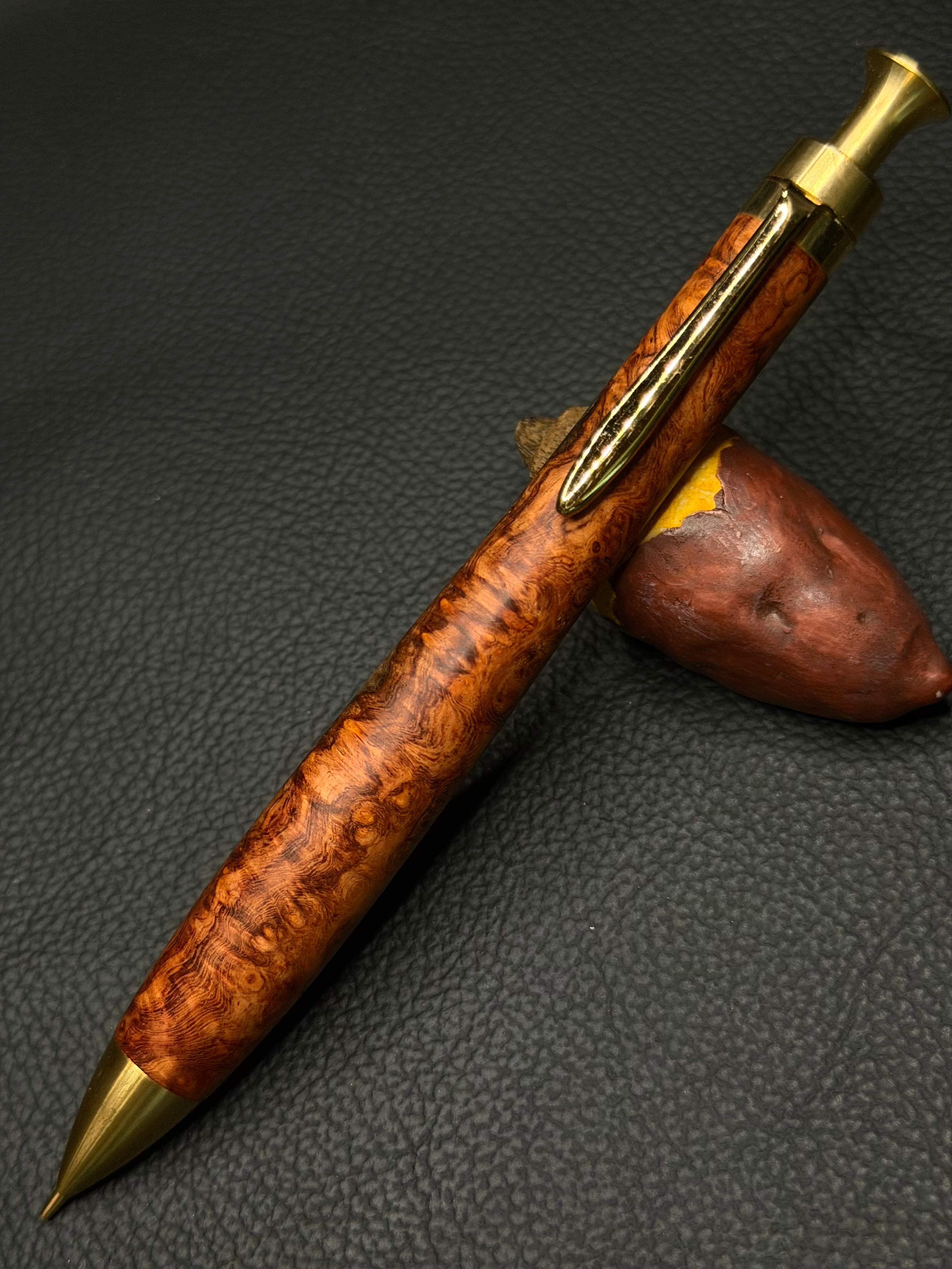新品 こぶた工房 極上花梨瘤 真鍮金具 シャープペンシル0.5 1af7280fe7ed1bf9484ec5f19cb6ed