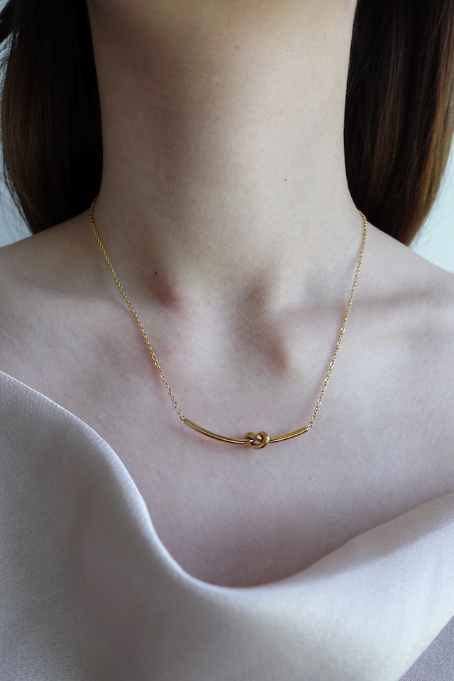 knot bar necklace