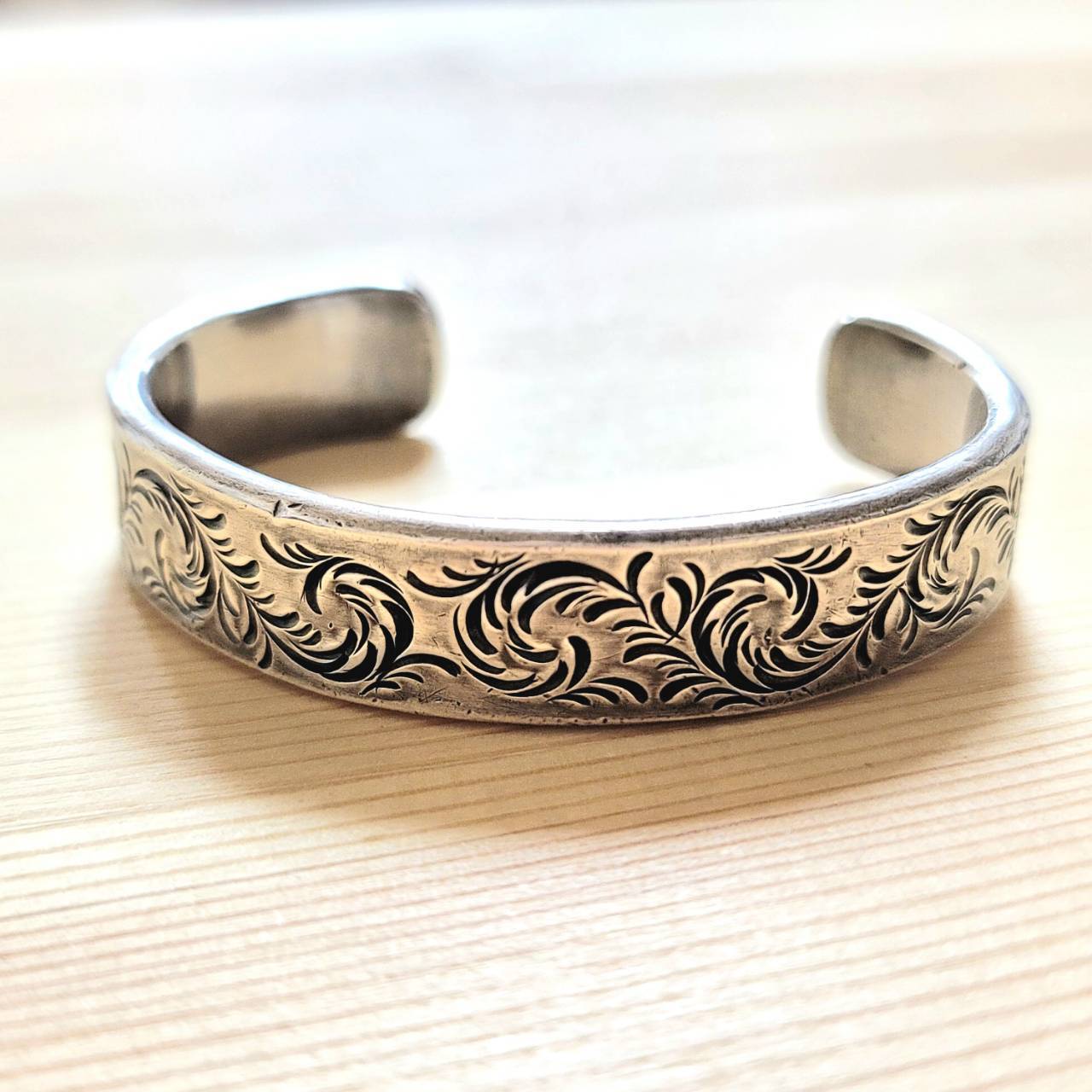 Nautilus Art Jewelry silver bangle | KapRis