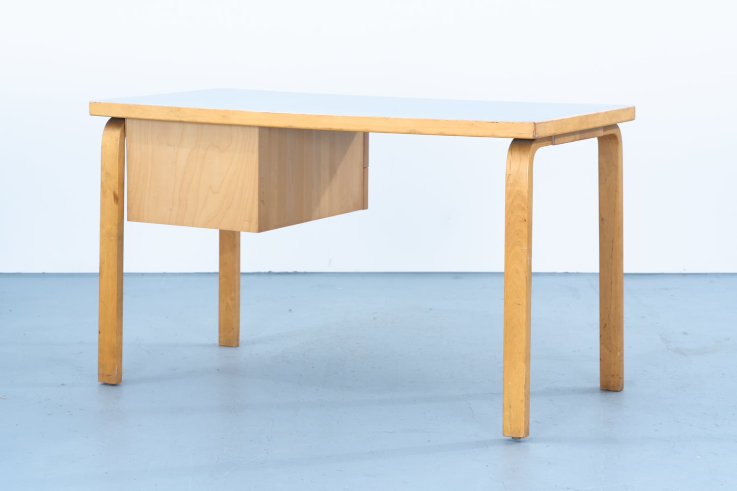 Alvar Aalto | Desk | kaikki gallery | 北欧ヴィンテージ家具の