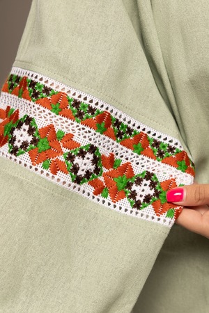 ウクライナ刺繍ヴィシヴァンカ　手刺繍　レディース・フリーサイズ