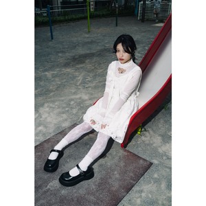 Front ribbon sleeveless onepiece (Flower Lace / Short丈)