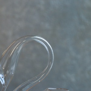 繊細なフォルムが美しい、ガラスの白鳥