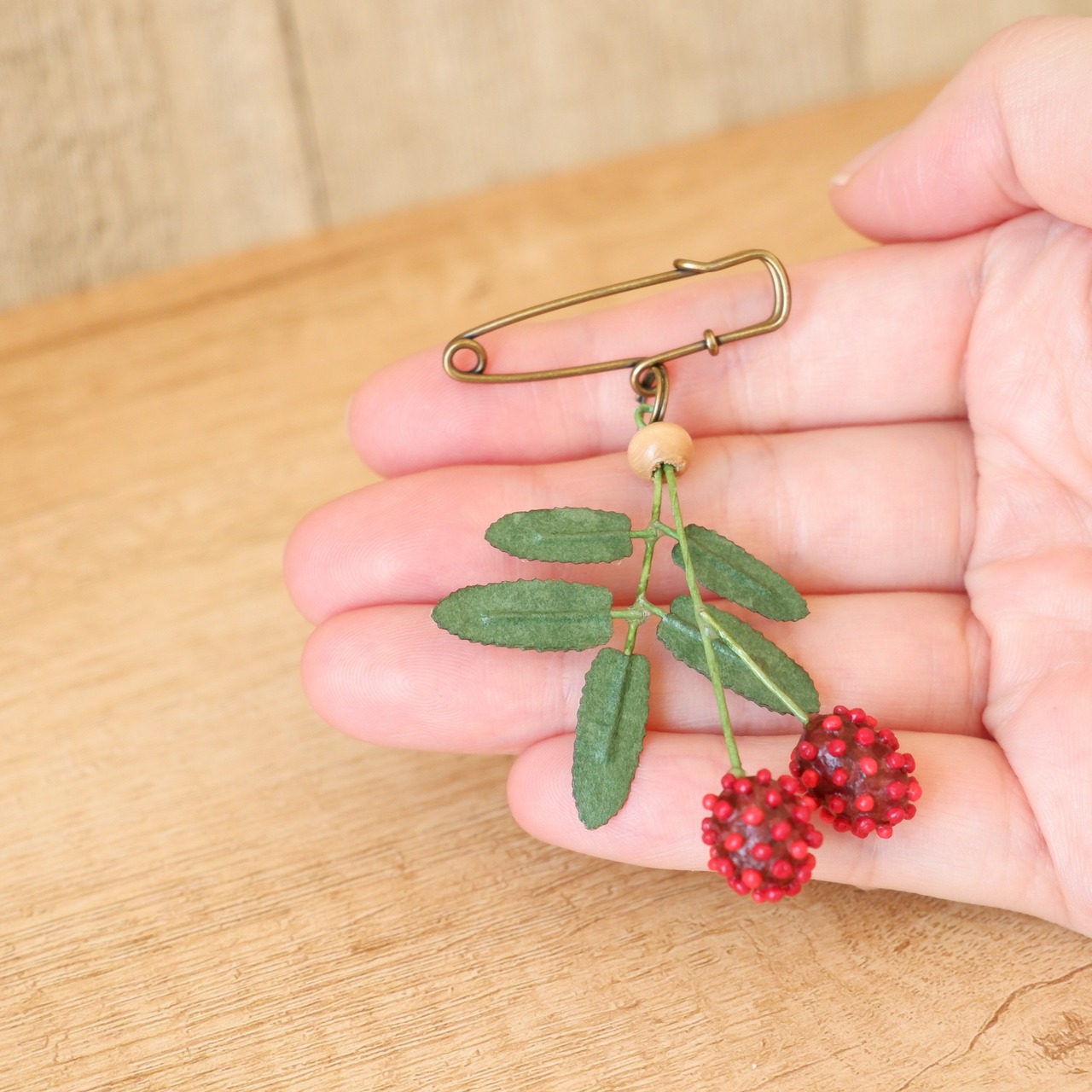 和紙の花 ブローチ『秋風にゆれるワレモコウ』