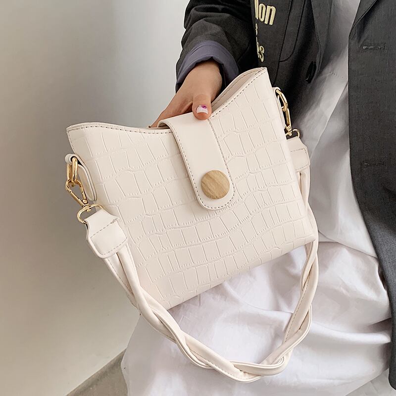 パターンサマーレッド 夏物 メッセンジャーバッグ 手作りハンドバック52065704880