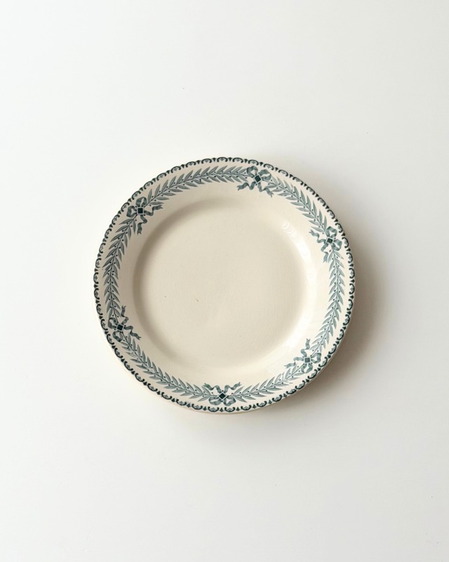 Choisy le roi　ショワジールロワ　/　“CHINON”　リボンのガーランドプレート　c