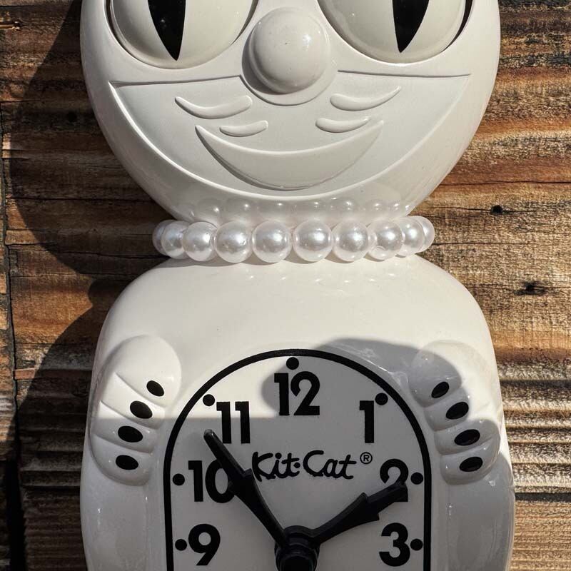 Kit Cat Klock キットキャットクロック 白、紫、赤、made in USA 目