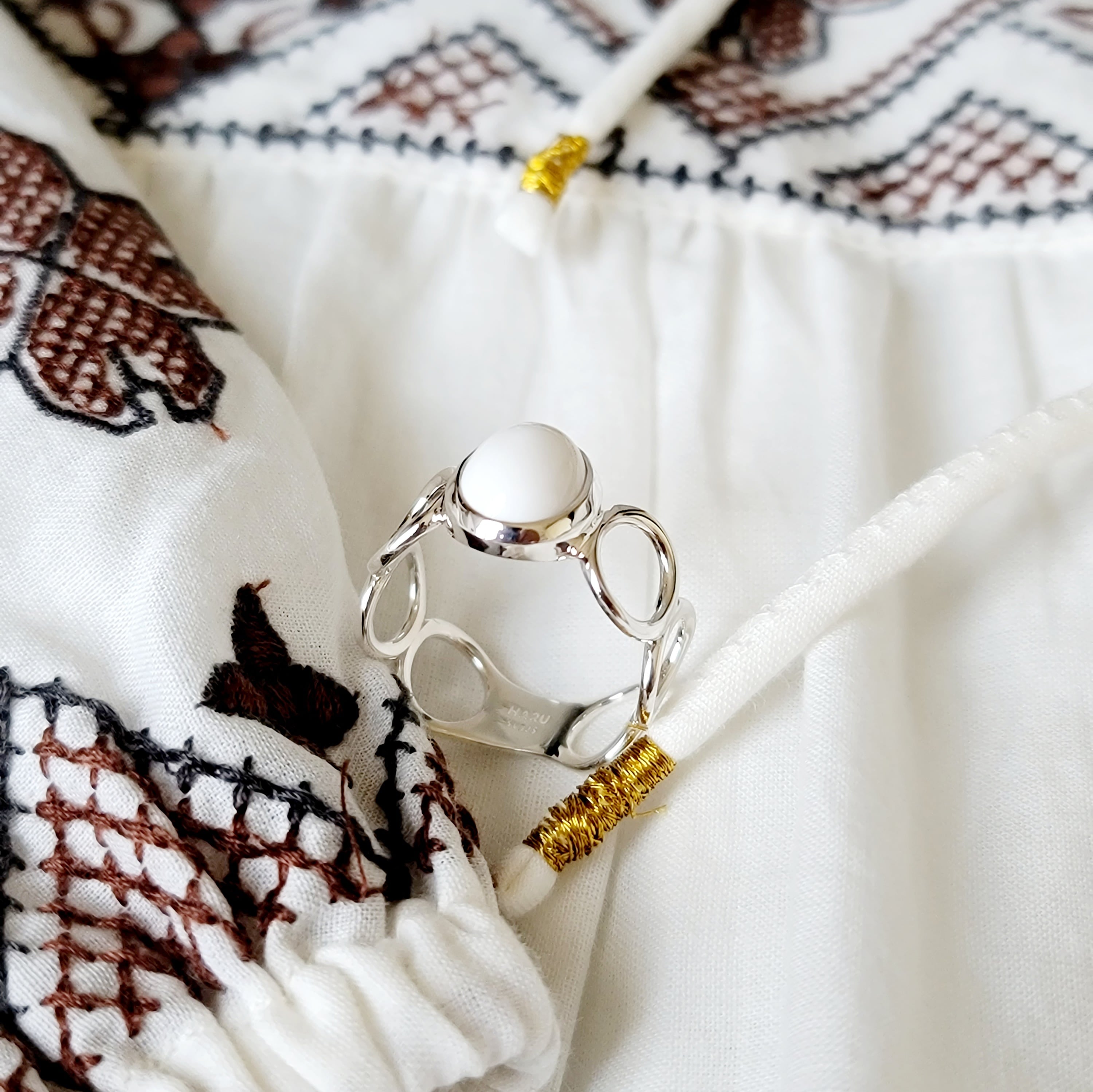 ホワイトオニキス 10＊8mm シルバーリング(送料無料)H-182S