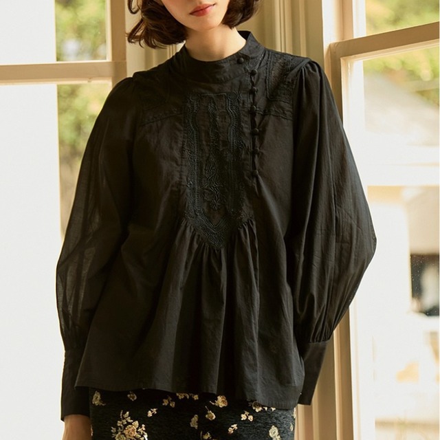 バンドカラーフロントヨークレース配色Aラインブラウス　　1069　