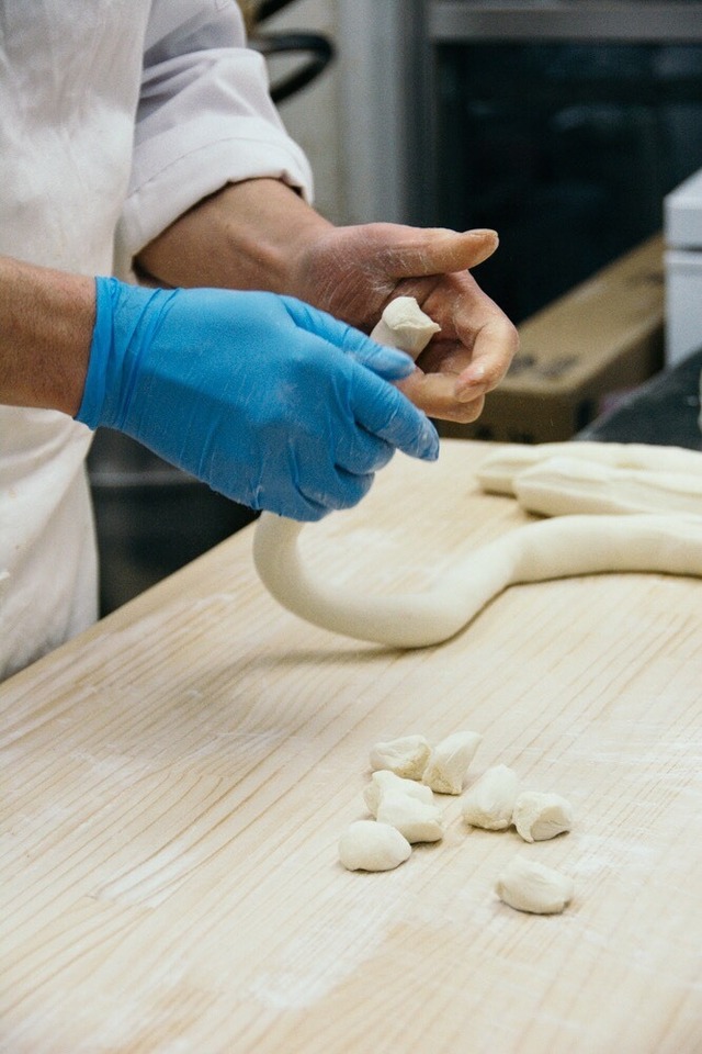 【５０個】　蓮月の特製手作り　焼餃子　　(冷凍) 特製ラー油付き