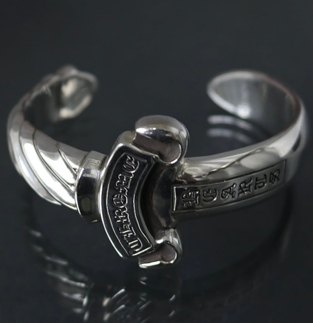 クロムハーツ　CHROME HEARTS　バングル　ブレスレット　クロス