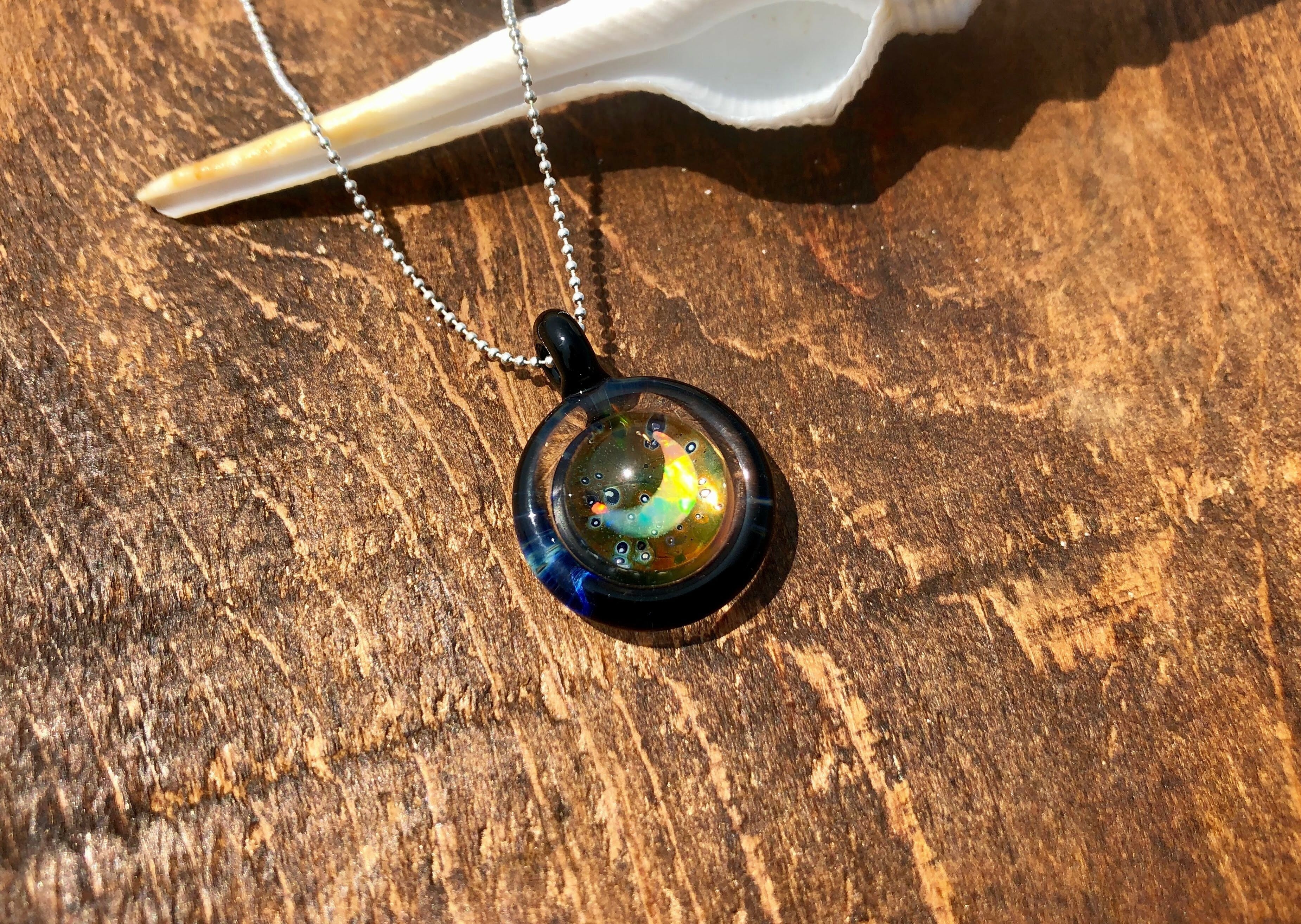 【microcosmos moon】