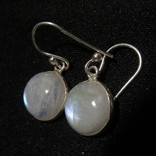 シルバーピアス　天然石（ブルームーンストーン）の下がるピアス　 11474S