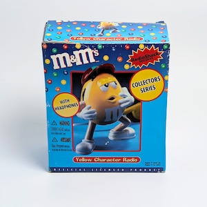⚡️SPECIAL LIMITED⚡️☆ DEADSTOCK / VINTAGE early 90'☆【 m&m's ( エムアンドエムズ ) 】Yellow Character Radio with HEADPHONES / イエローキャラクターラジオ / ポータブルラジオ 〚アメリカン雑貨 アメトイ〛